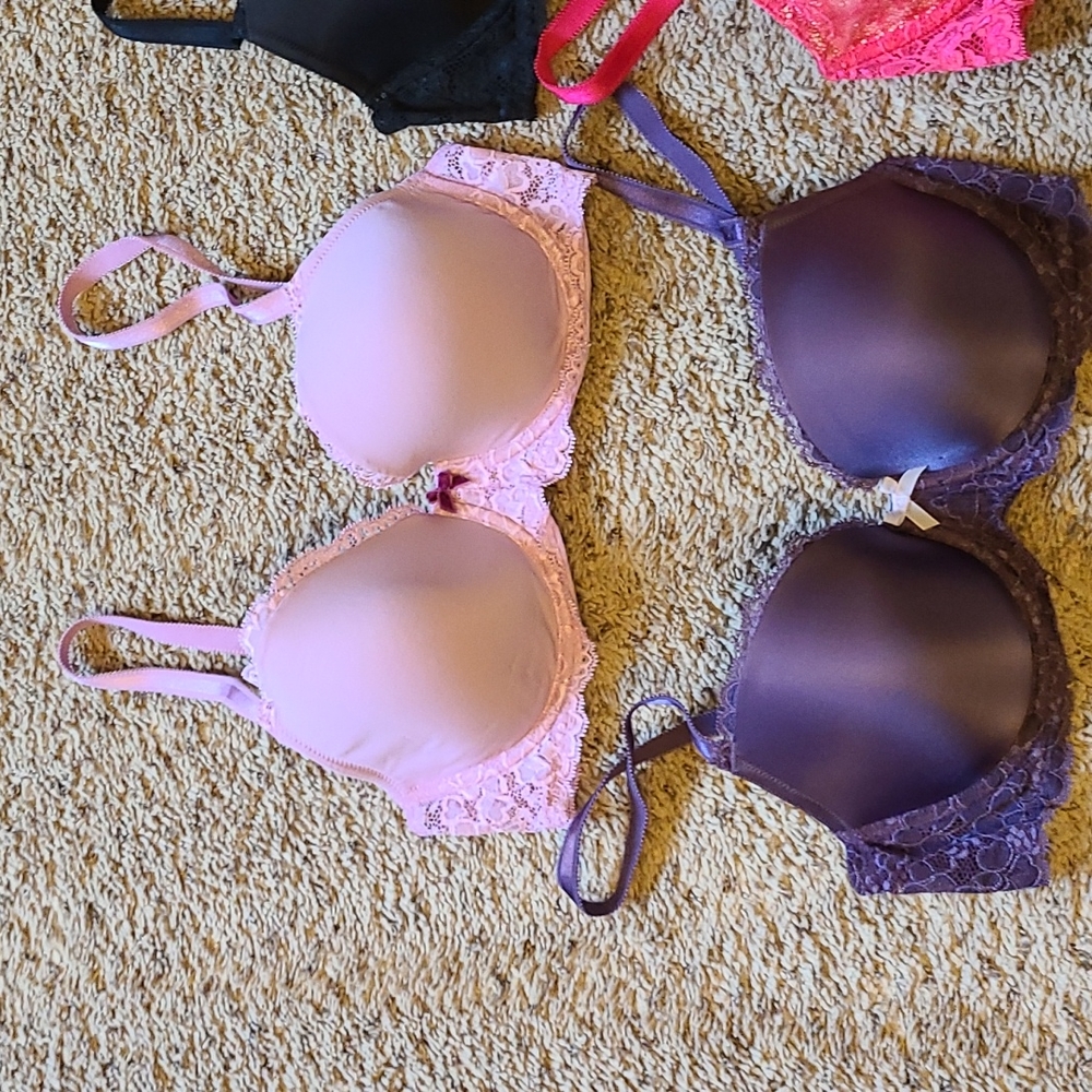 4 bras - Picture 2 of 3